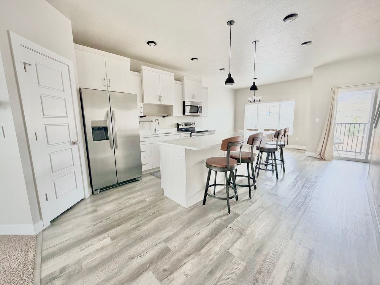 703 E 730 N - Photo 5 of 18