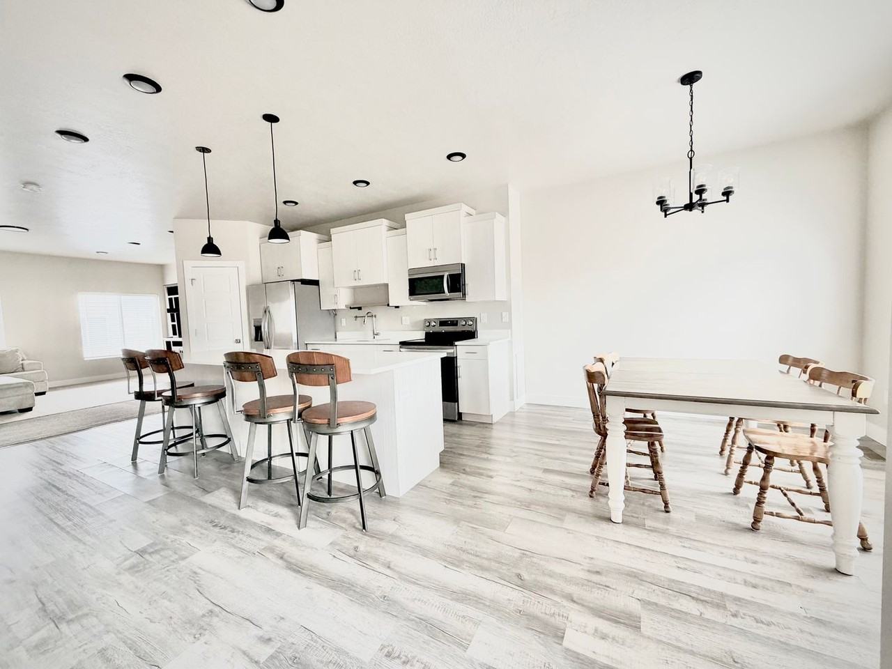 703 E 730 N - Photo 6 of 18