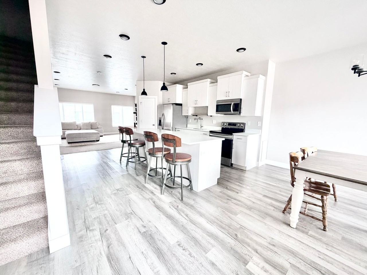 703 E 730 N - Photo 7 of 18