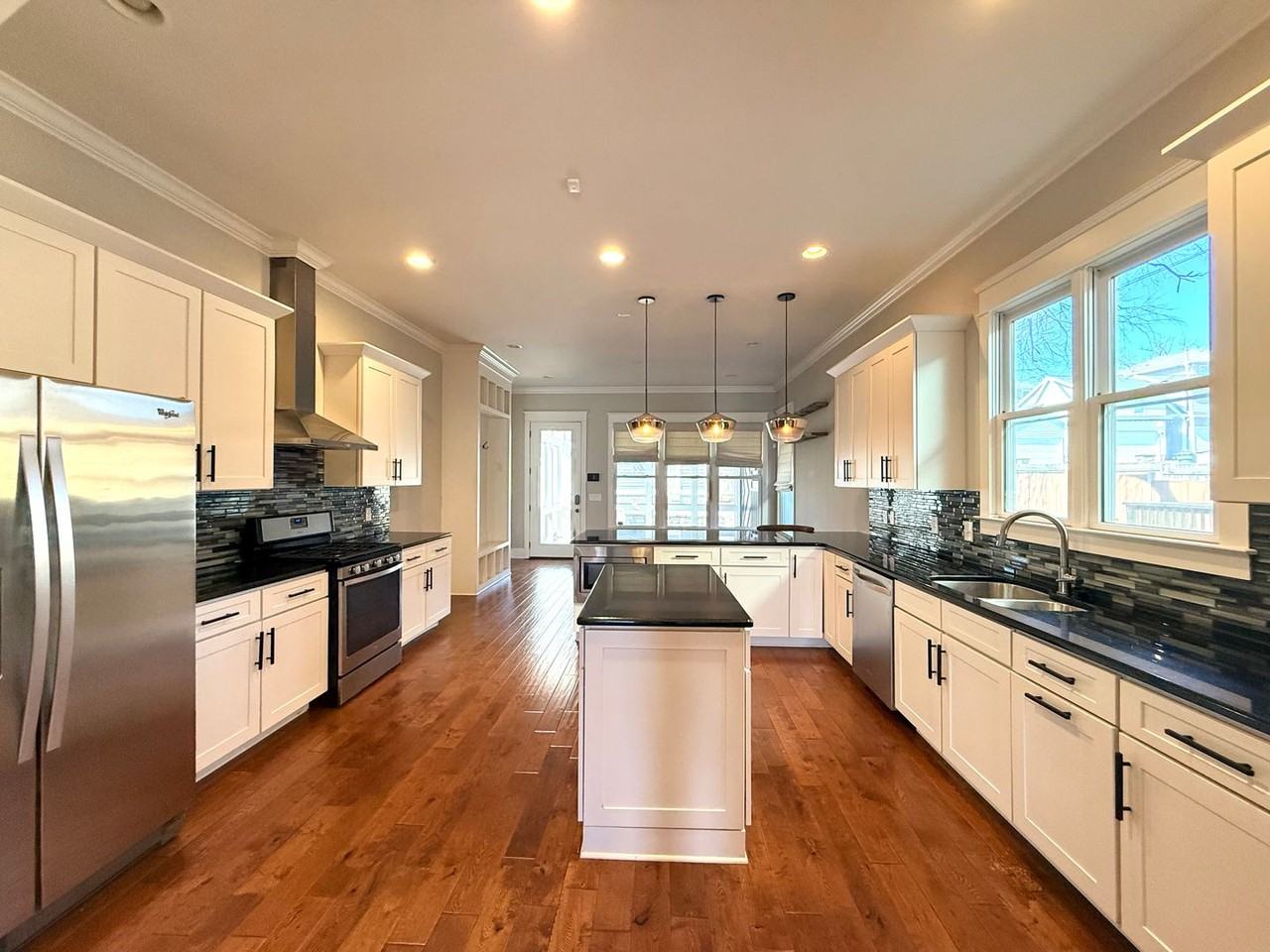 2209 10th Ave S #A - Photo 7 of 45