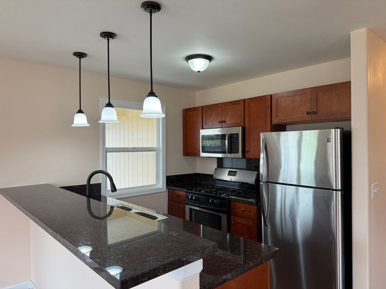 16-2039 Coconut Dr - Photo 3 of 10