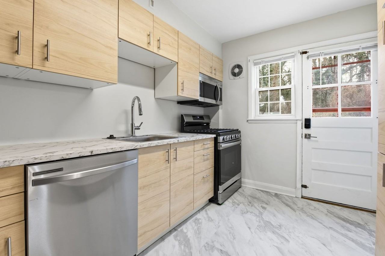 182 Cherrydell Rd - Photo 4 of 33