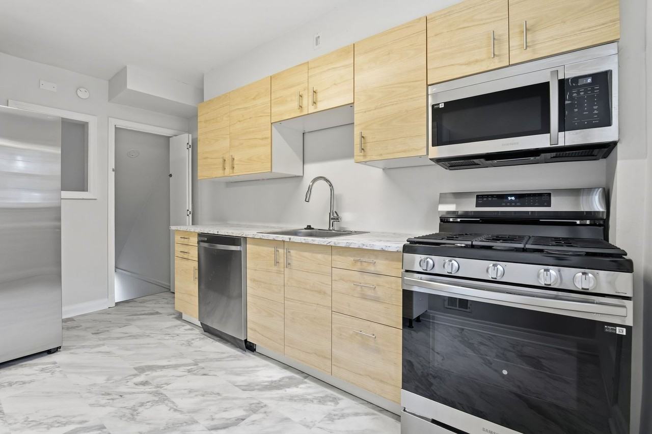 182 Cherrydell Rd - Photo 5 of 33