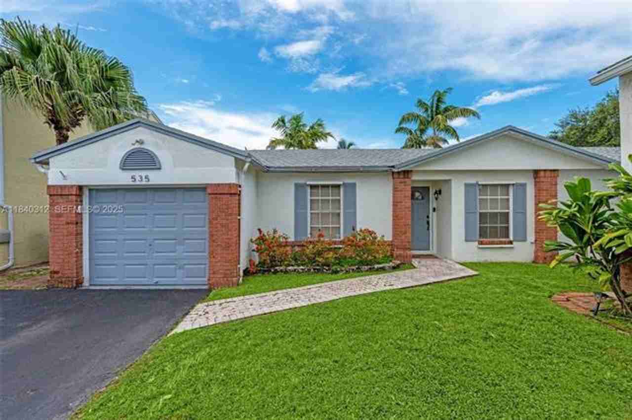 535 Radford Ter - Photo 2 of 24