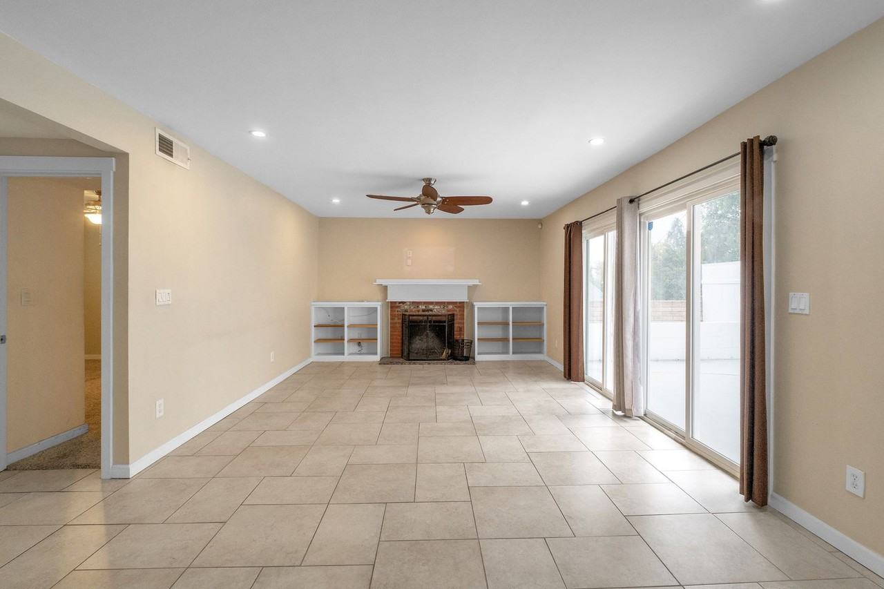 11447 Brainard Ave - Photo 7 of 20