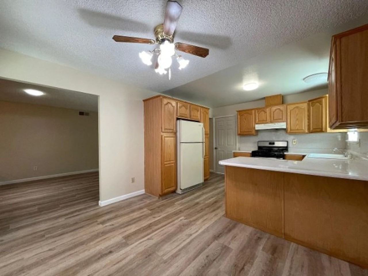 2270 Cervantes Dr - Photo 3 of 20