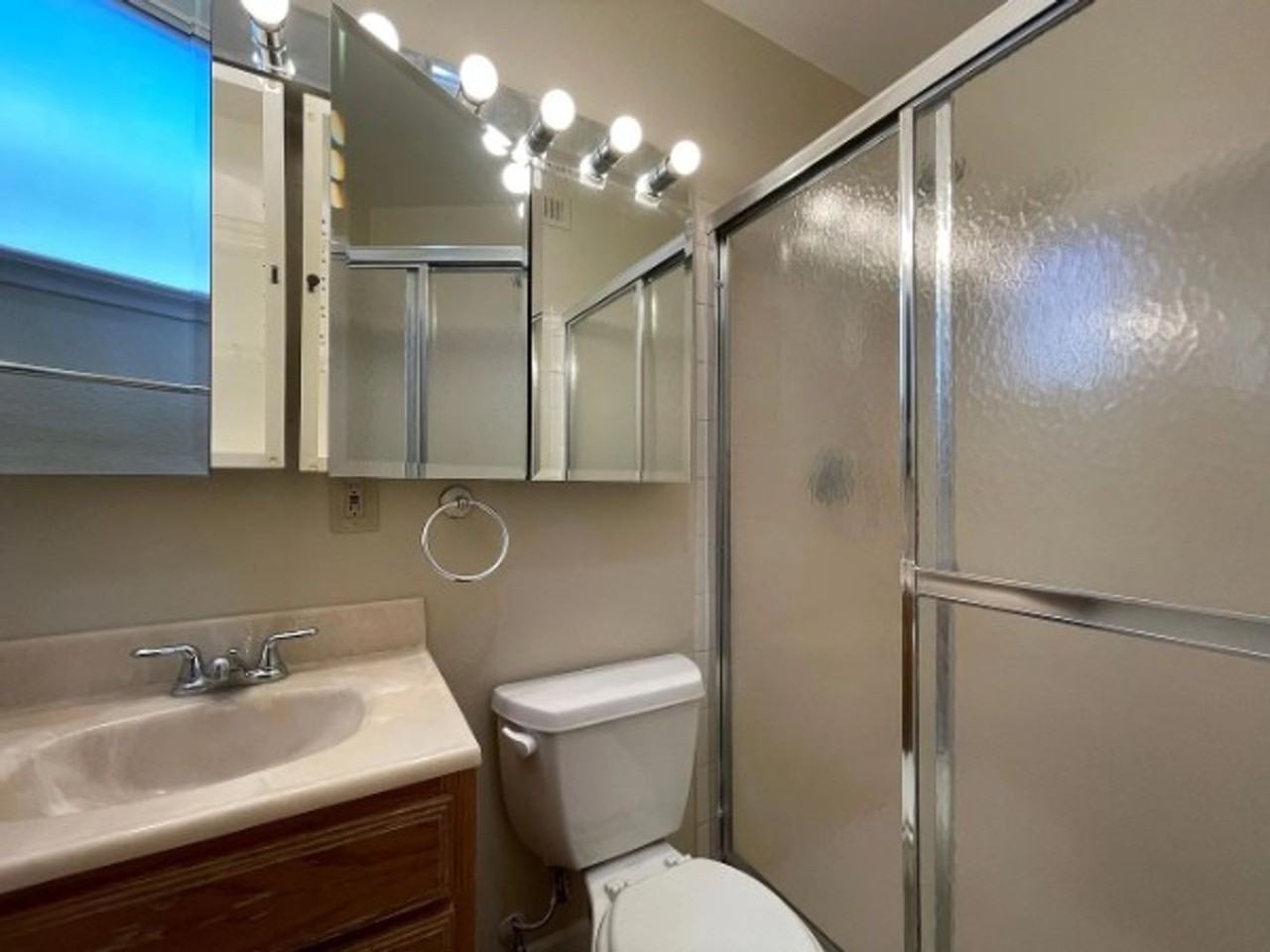 2270 Cervantes Dr - Photo 6 of 20