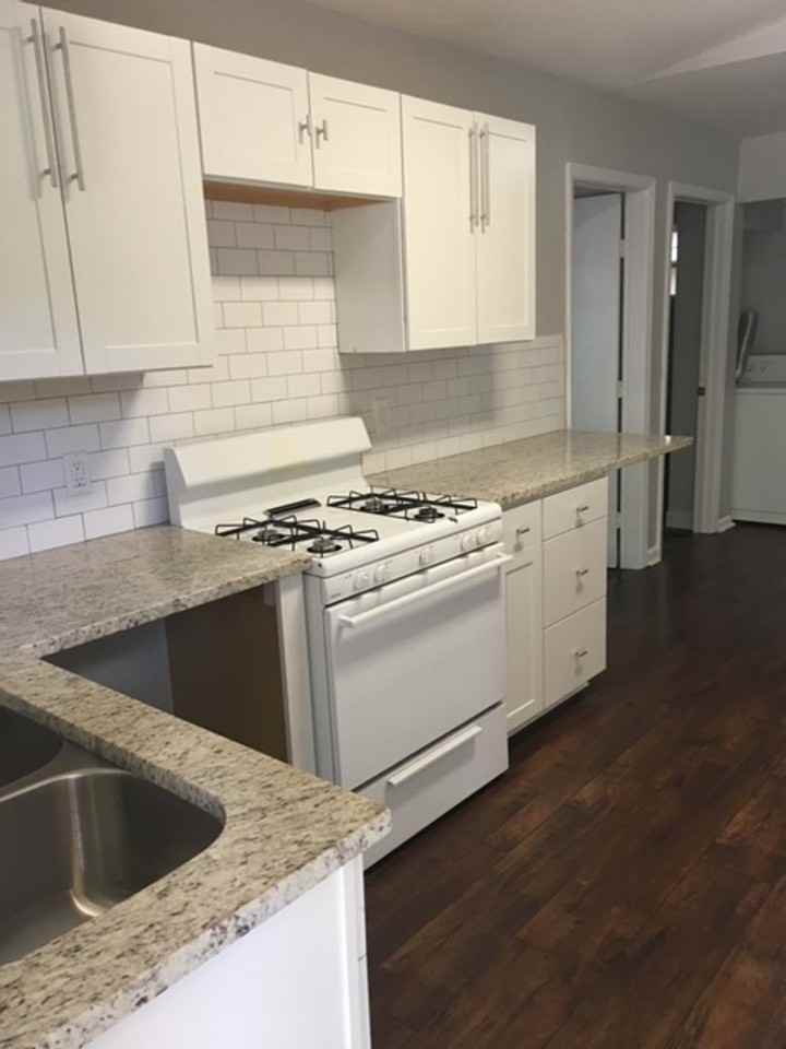 1405 Bob Harrison St - Photo 4 of 13