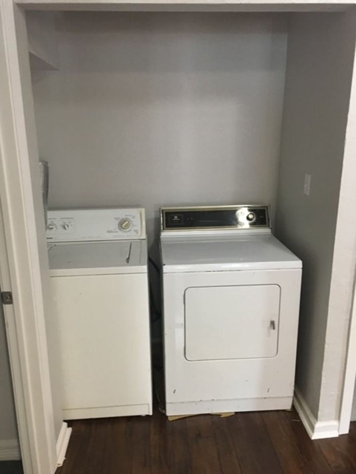 1405 Bob Harrison St - Photo 6 of 13