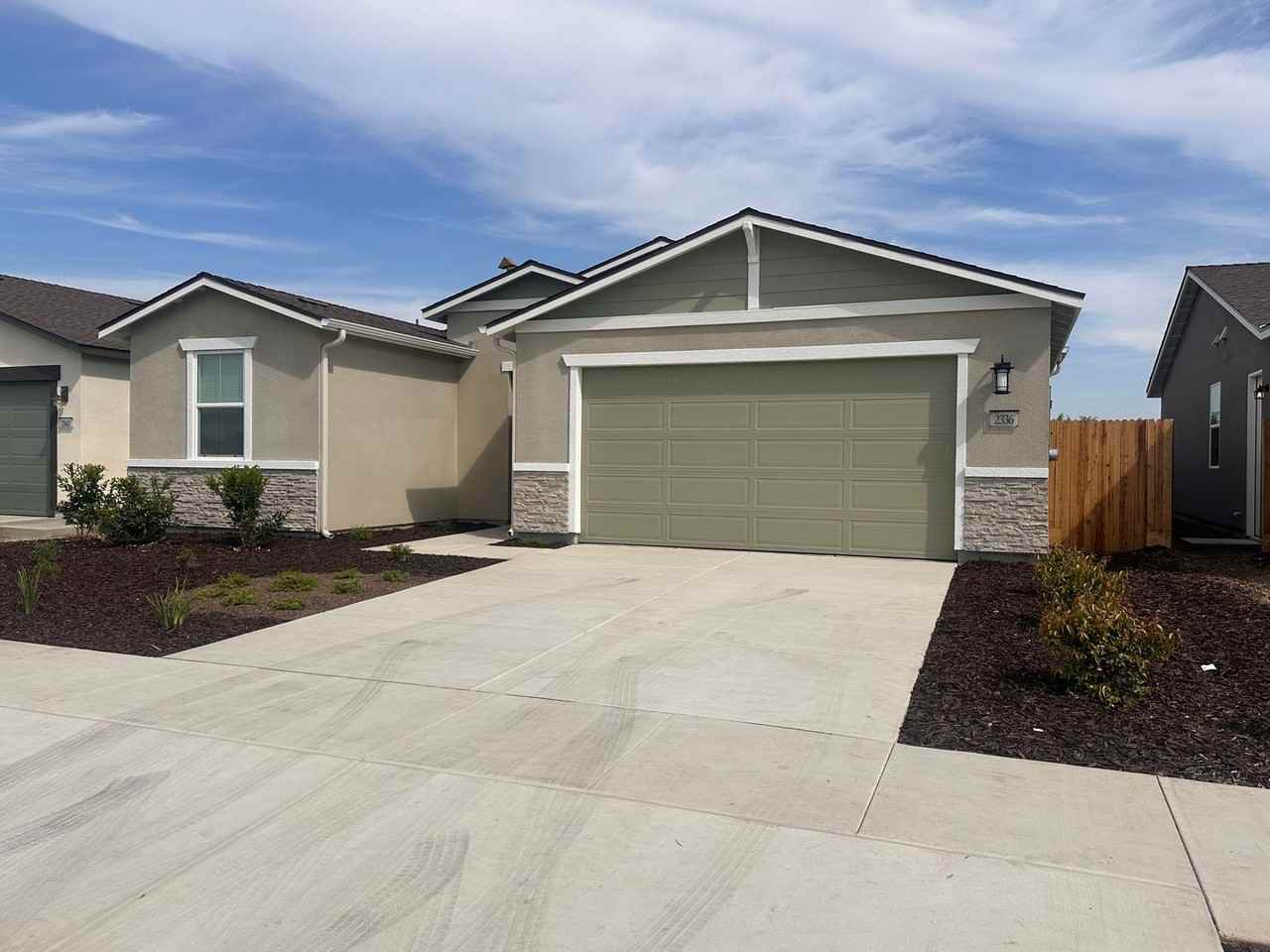 2336 N Kayenta St - Photo 2 of 20