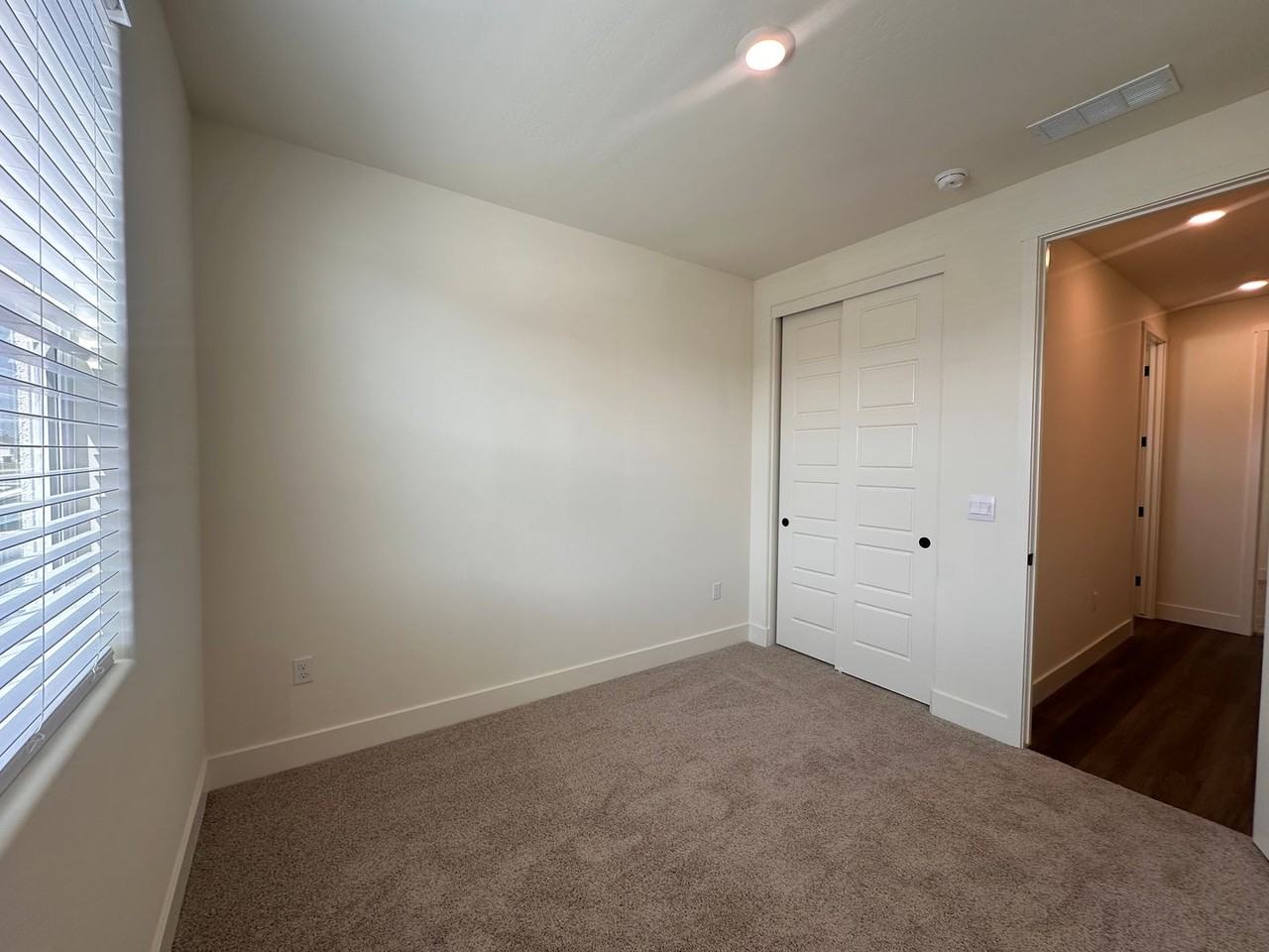 2336 N Kayenta St - Photo 5 of 20