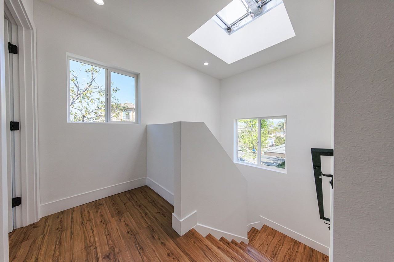 10810 Hesby Street - Photo 7 of 19