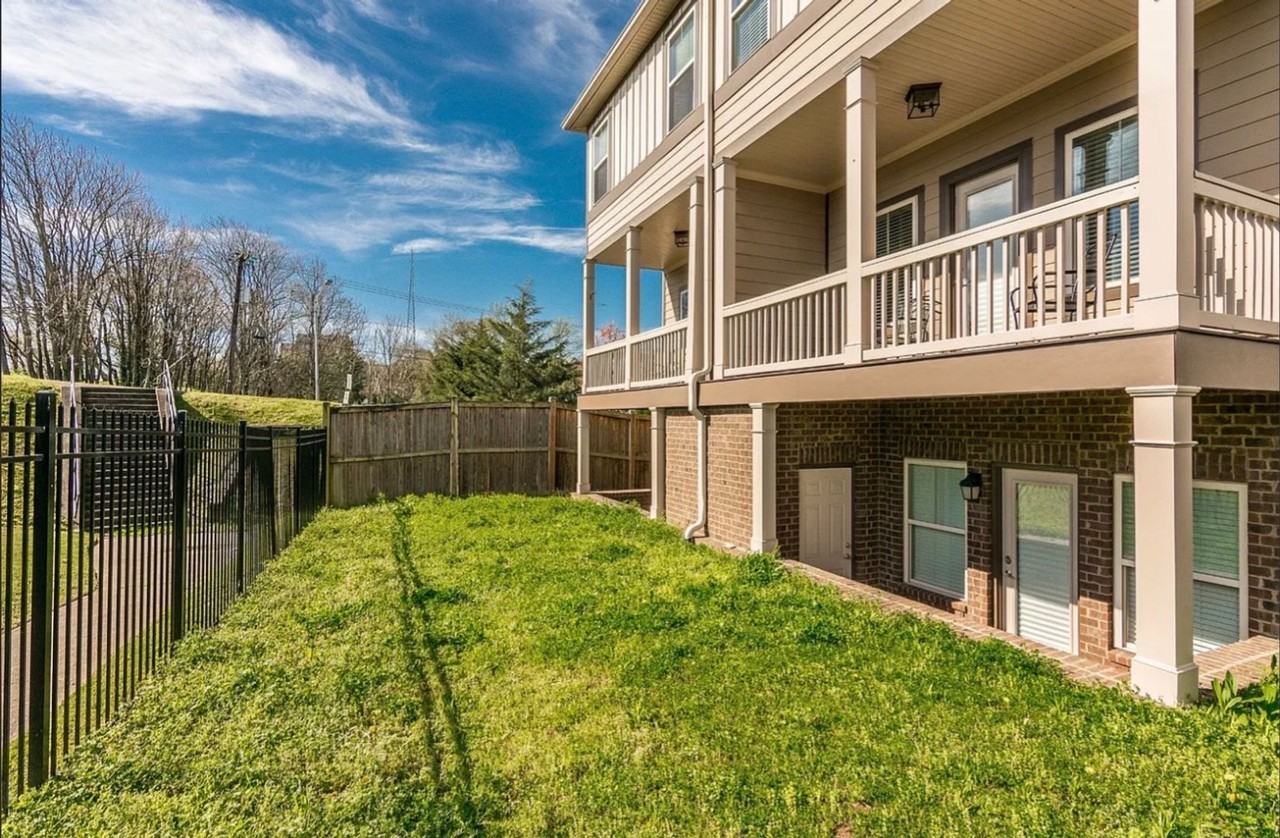 1722 14th Ave S - Photo 3 of 43