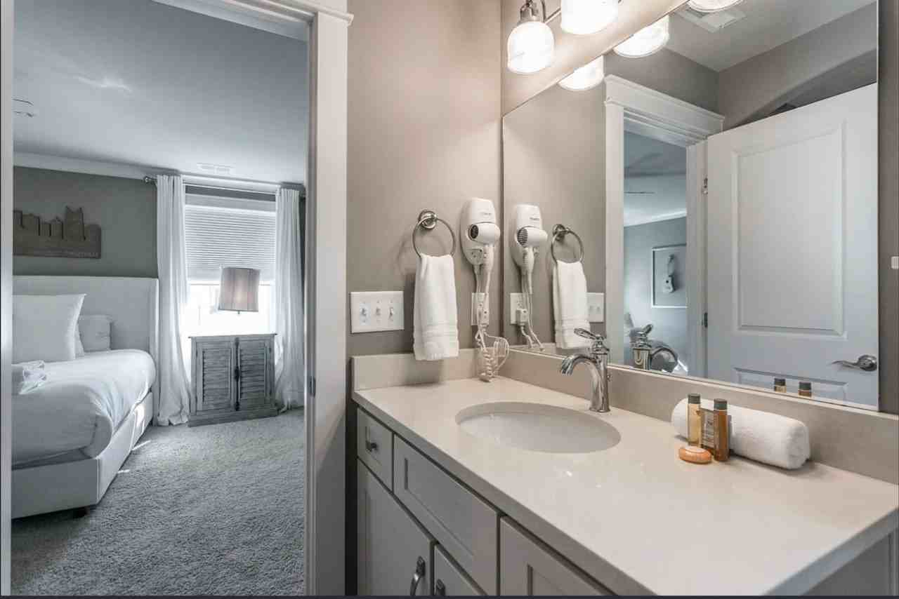 1722 14th Ave S - Photo 4 of 43