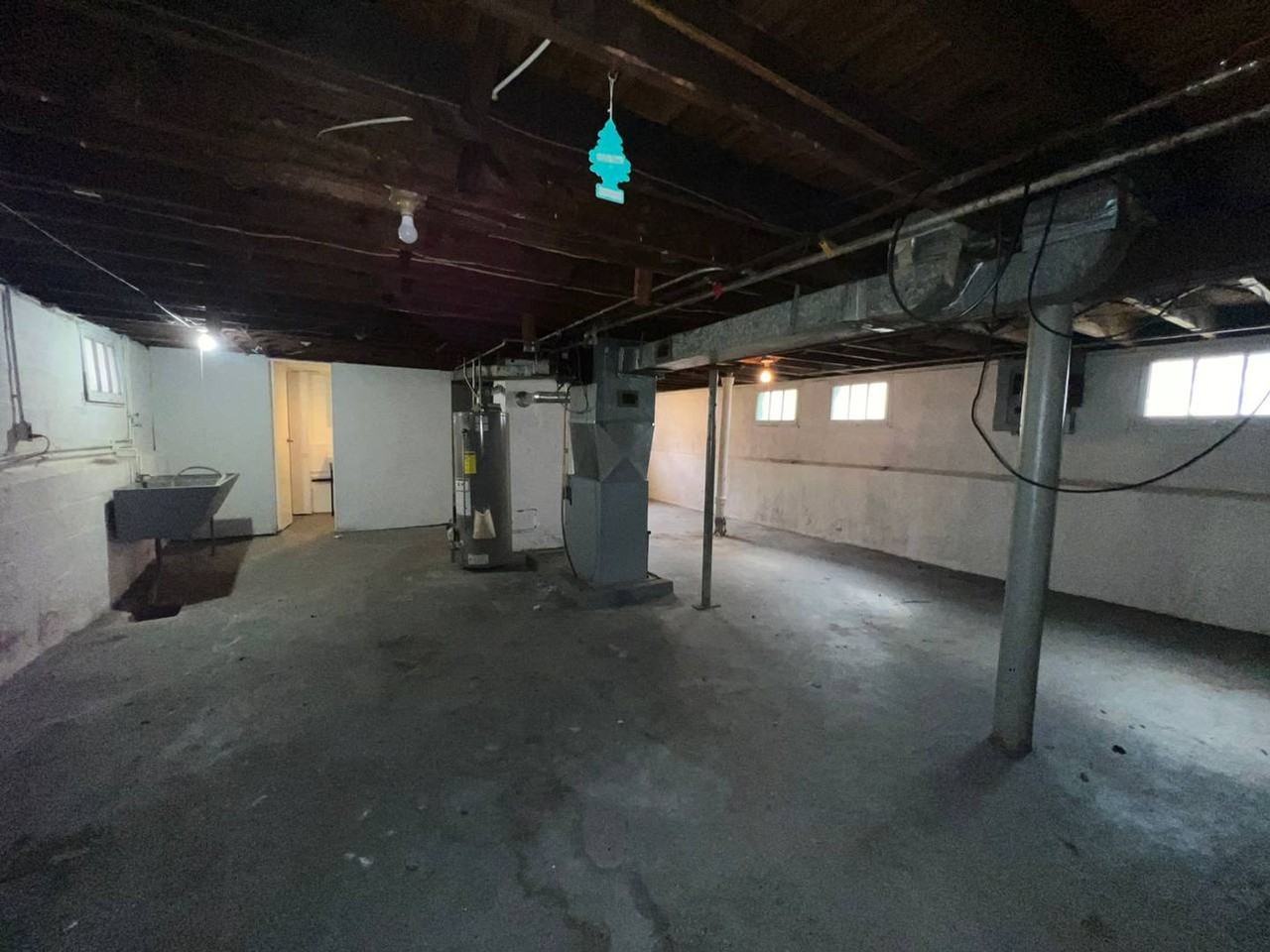 4091 E 56th St - Photo 5 of 17