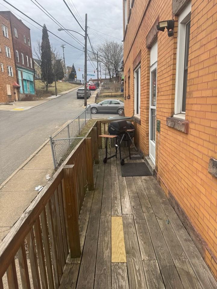 201 Moore Ave - Photo 5 of 16