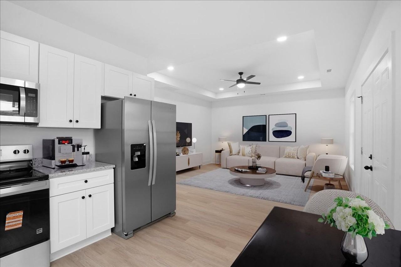 220 John St - Photo 6 of 48