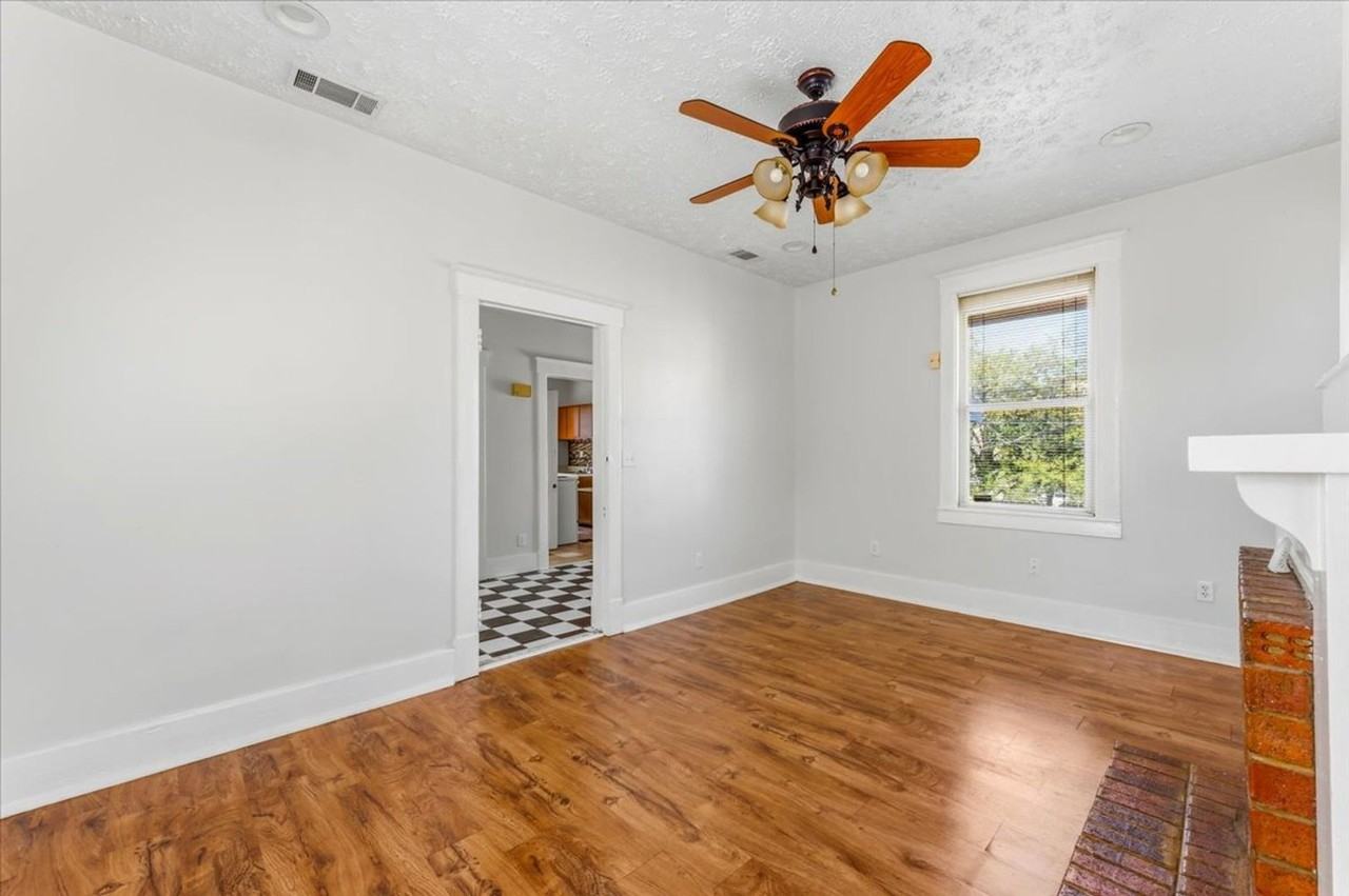 2313 E Broad St - Photo 2 of 18