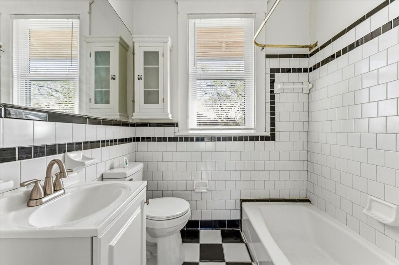 2313 E Broad St - Photo 5 of 18