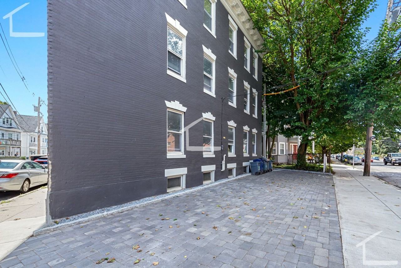 46 Brackett St #2 - Photo 4 of 20