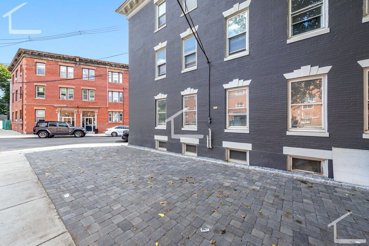 46 Brackett St #2 - Photo 5 of 20