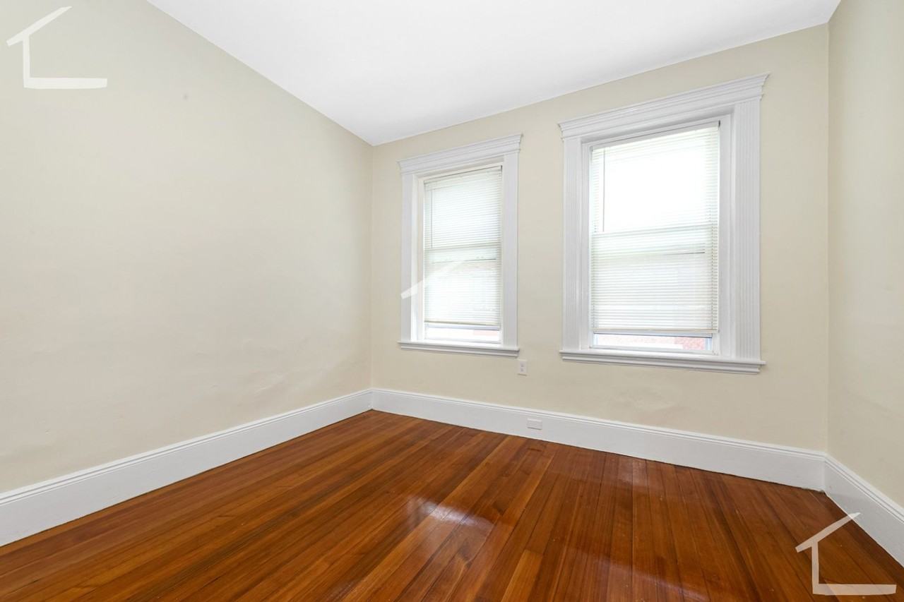 46 Brackett St #2 - Photo 7 of 20