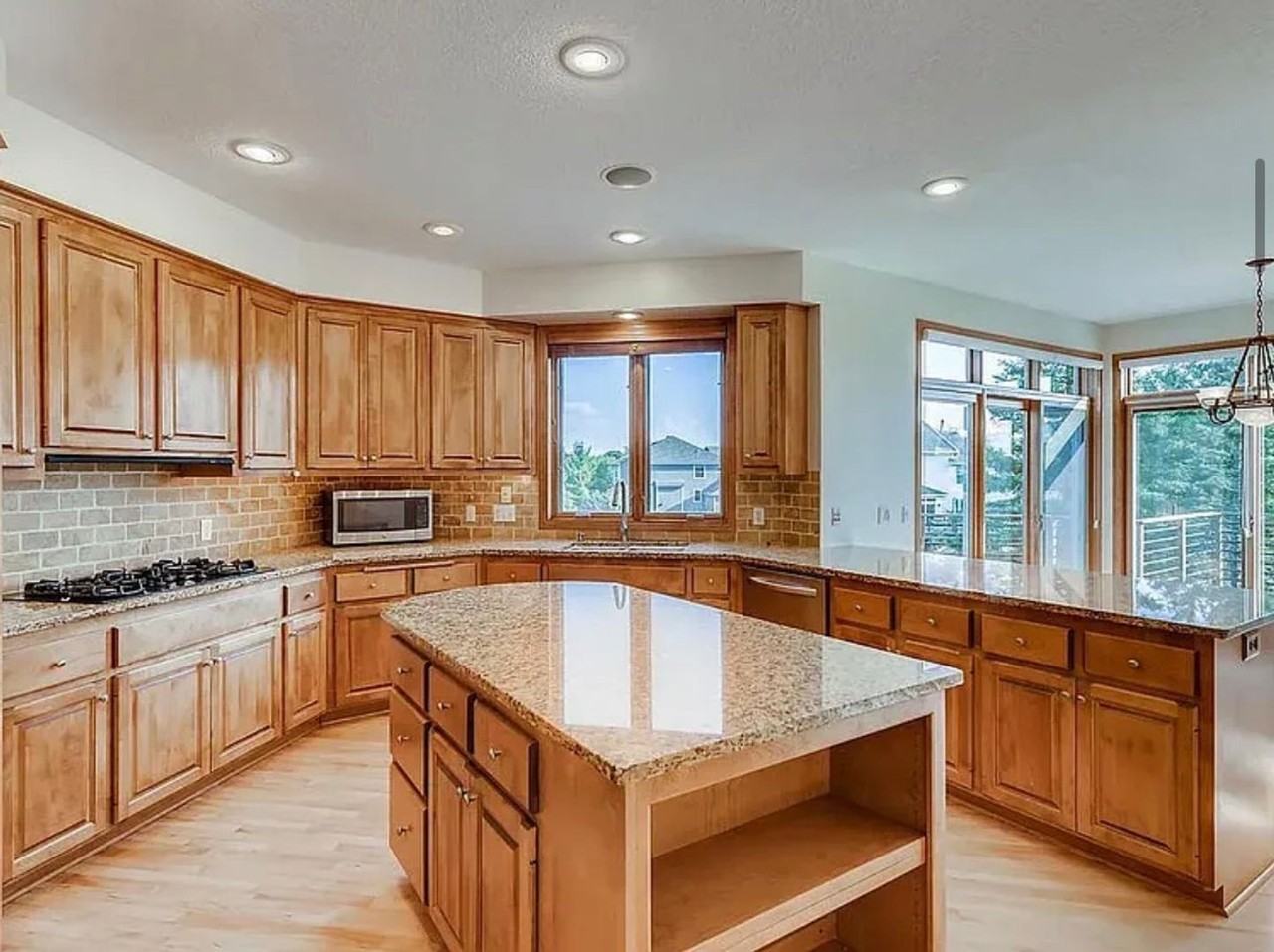 18605 Overland Trl - Photo 4 of 24