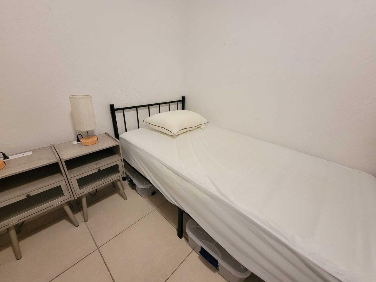 2751 Nw 58th Ter - Photo 3 of 42