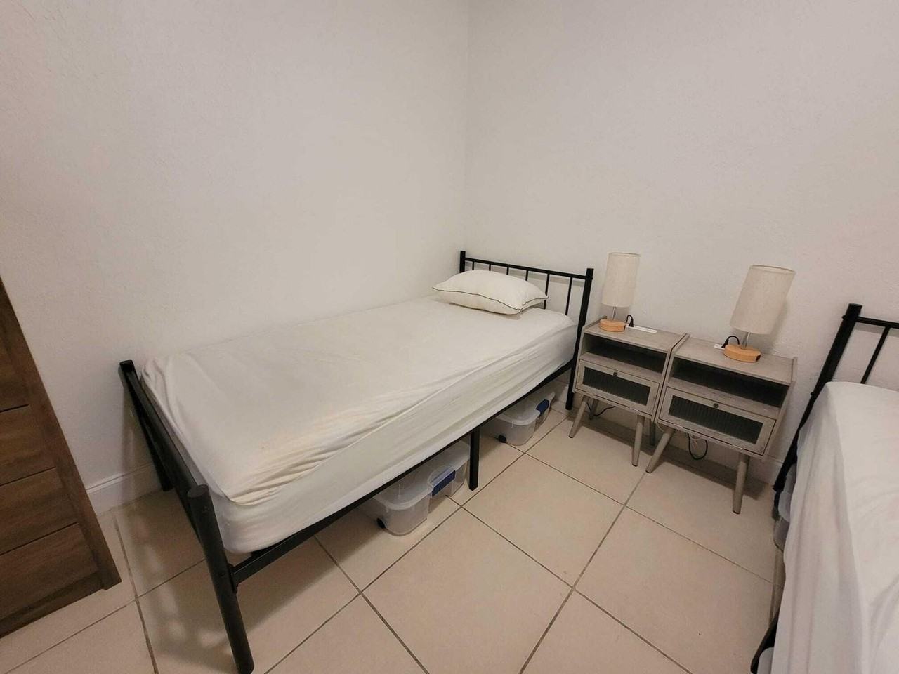 2751 Nw 58th Ter - Photo 4 of 42