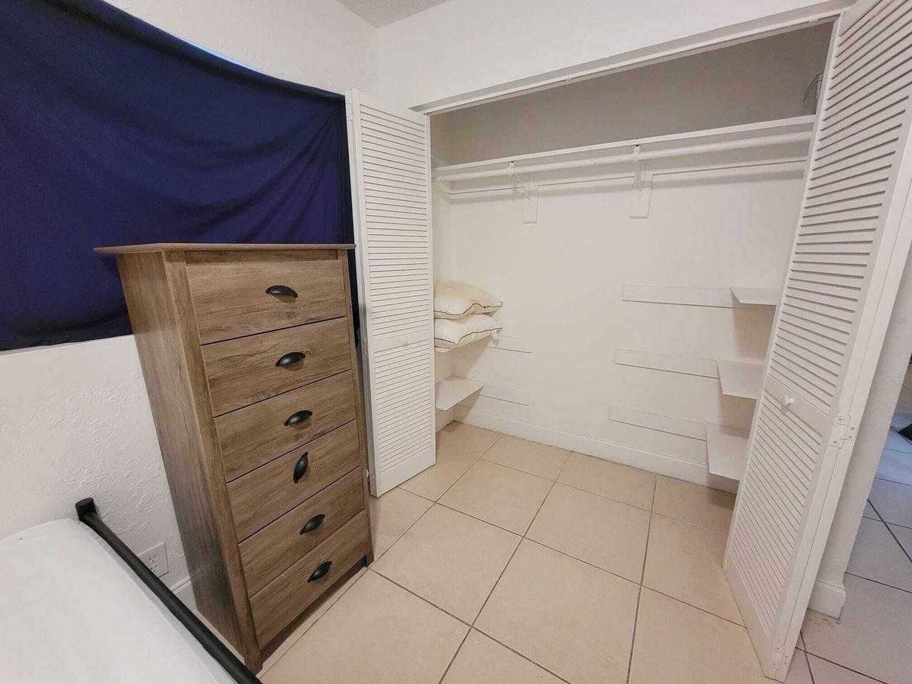 2751 Nw 58th Ter - Photo 5 of 42