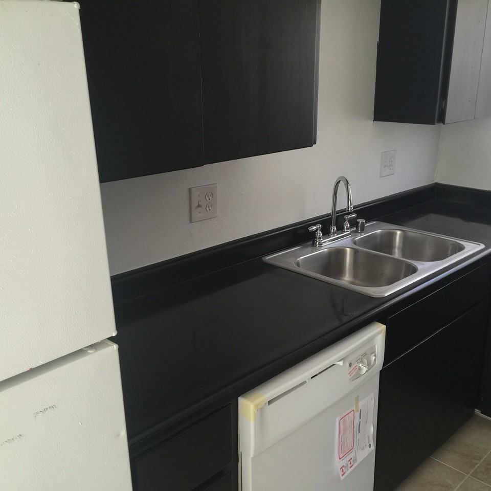 1209 E. 9th Street - Photo 5 of 12