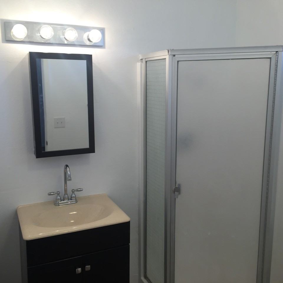 1209 E. 9th Street - Photo 6 of 12