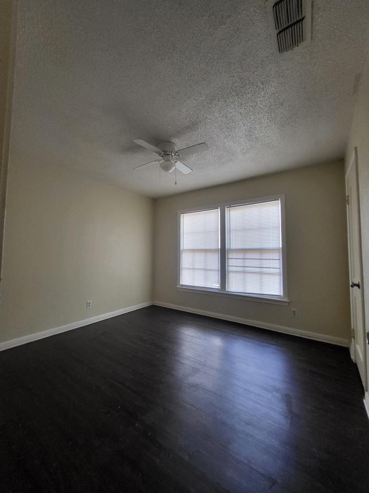 1106 Williamson Drive - Photo 3 of 14