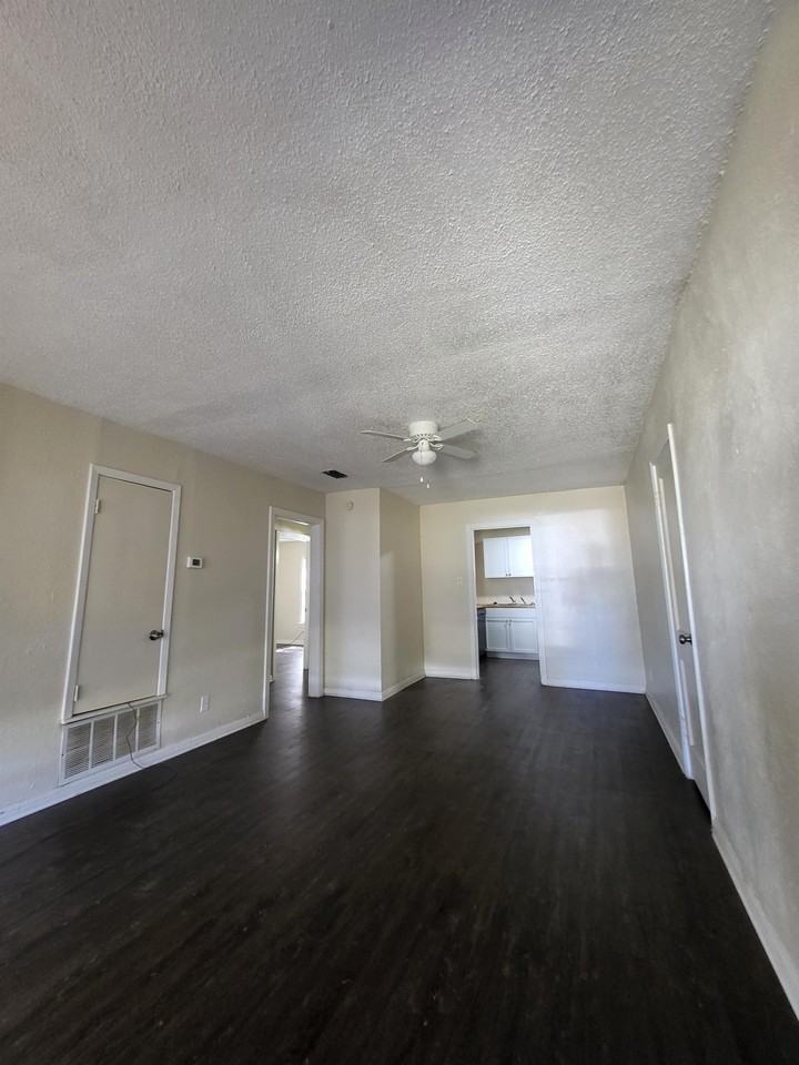 1106 Williamson Drive - Photo 5 of 14