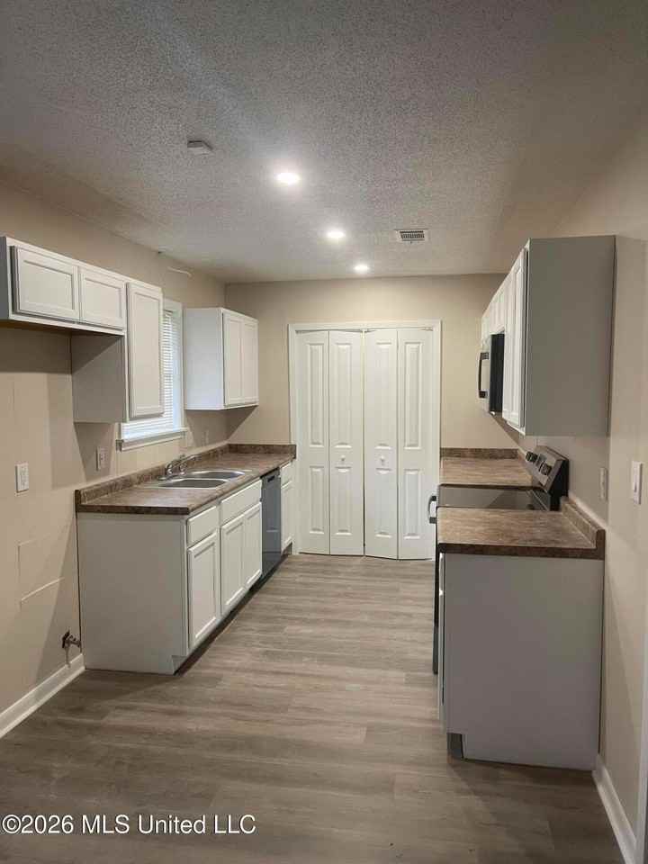 125 Wingfield Ct - Photo 3 of 15