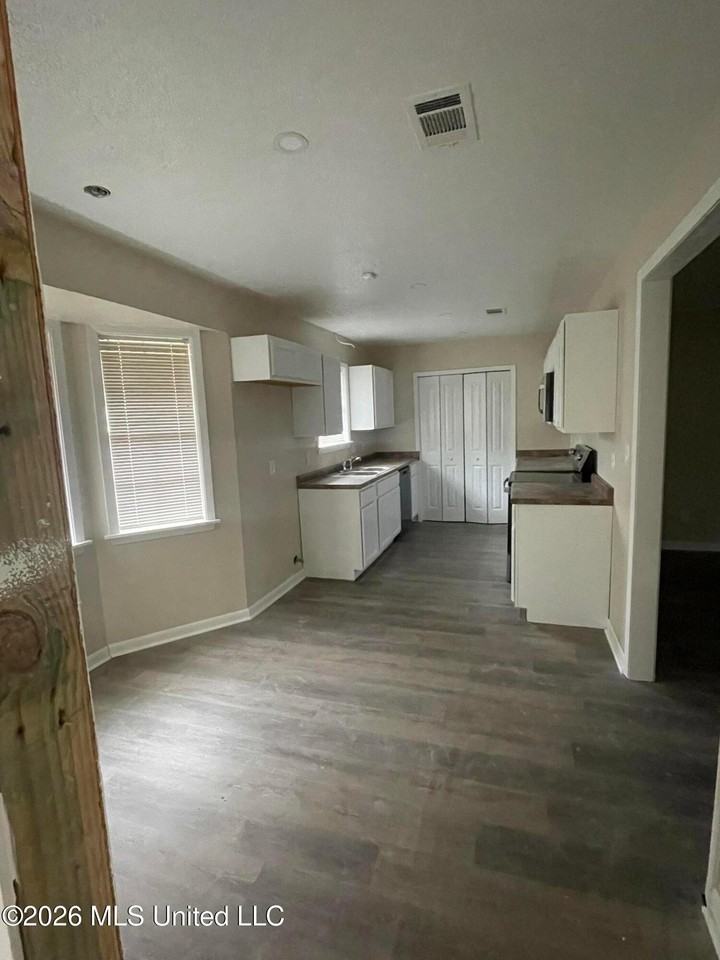 125 Wingfield Ct - Photo 4 of 15