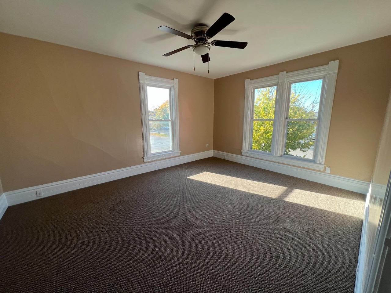 109 Lincolnway - Photo 3 of 16