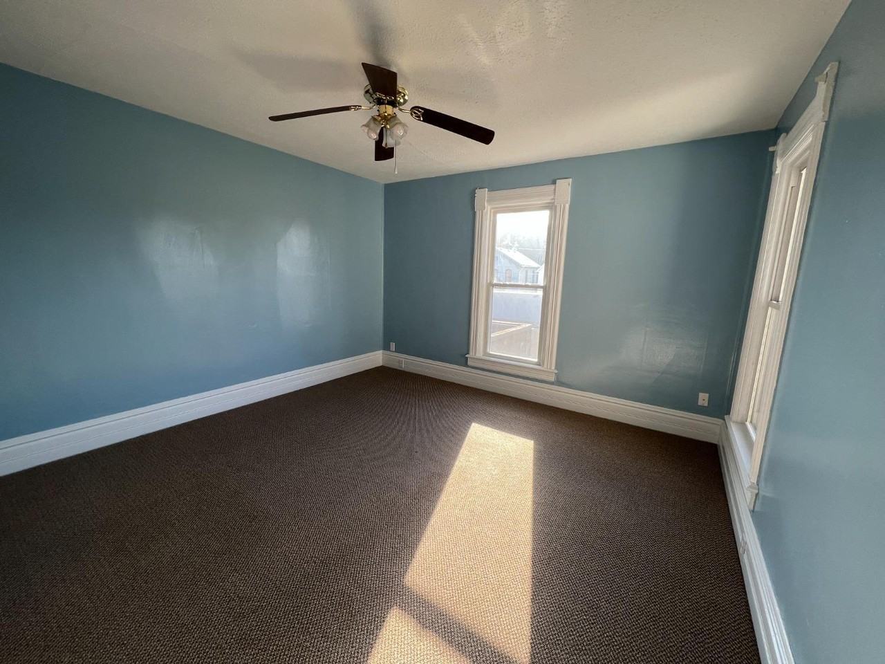 109 Lincolnway - Photo 5 of 16