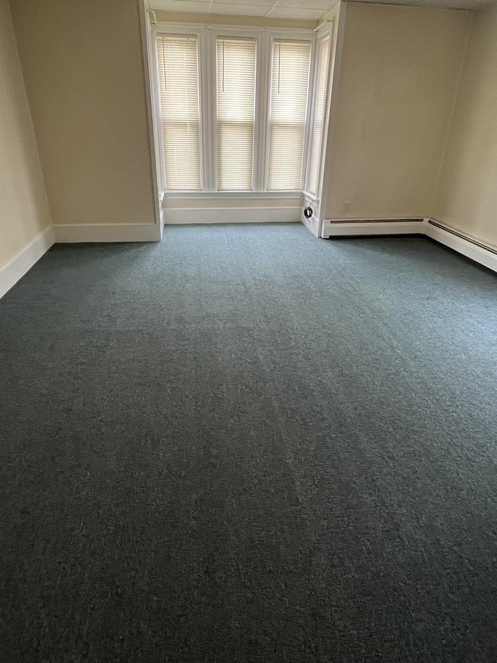 12 Ash Street - Photo 3 of 8