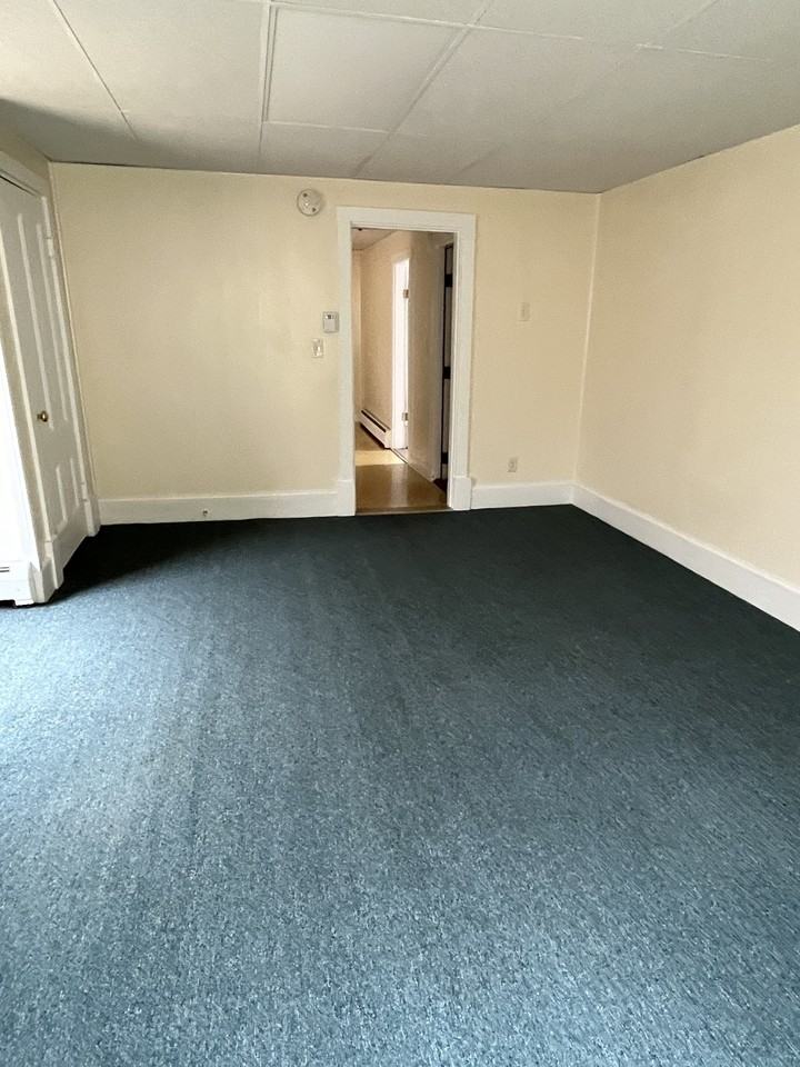 12 Ash Street - Photo 4 of 8