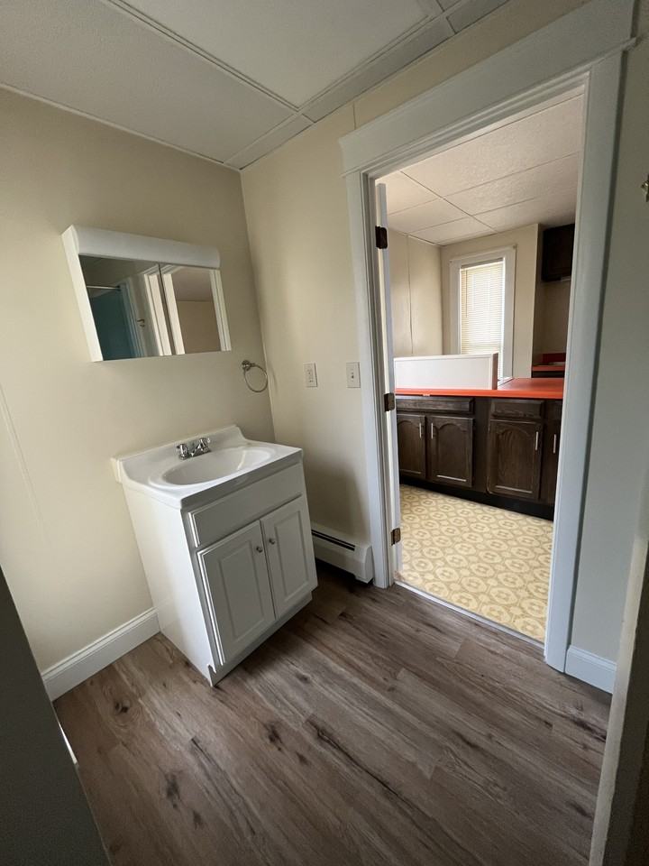 12 Ash Street - Photo 6 of 8