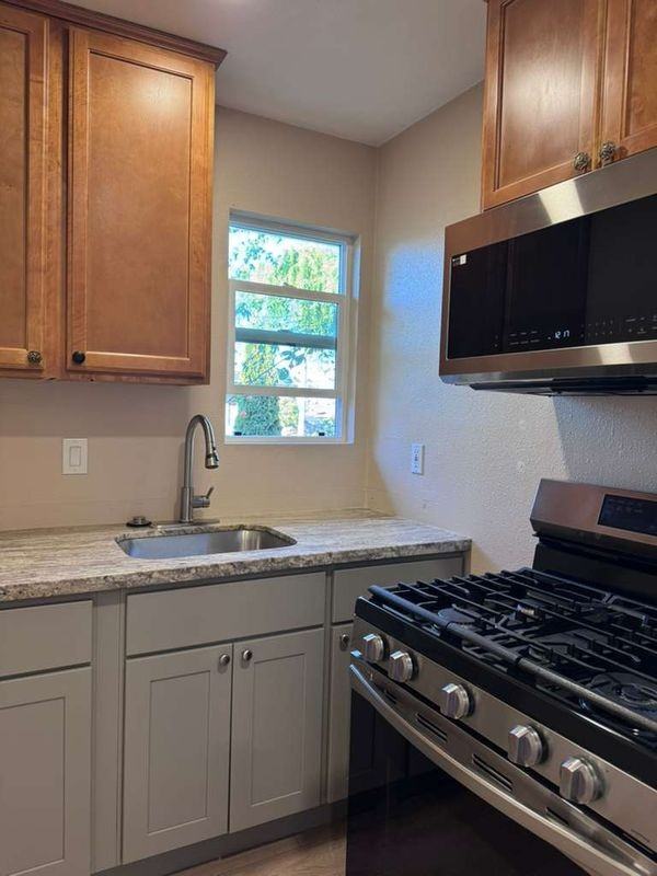 555 Jilliene Way - Photo 4 of 15