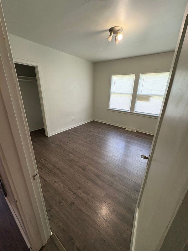 133 E St - Photo 2 of 4