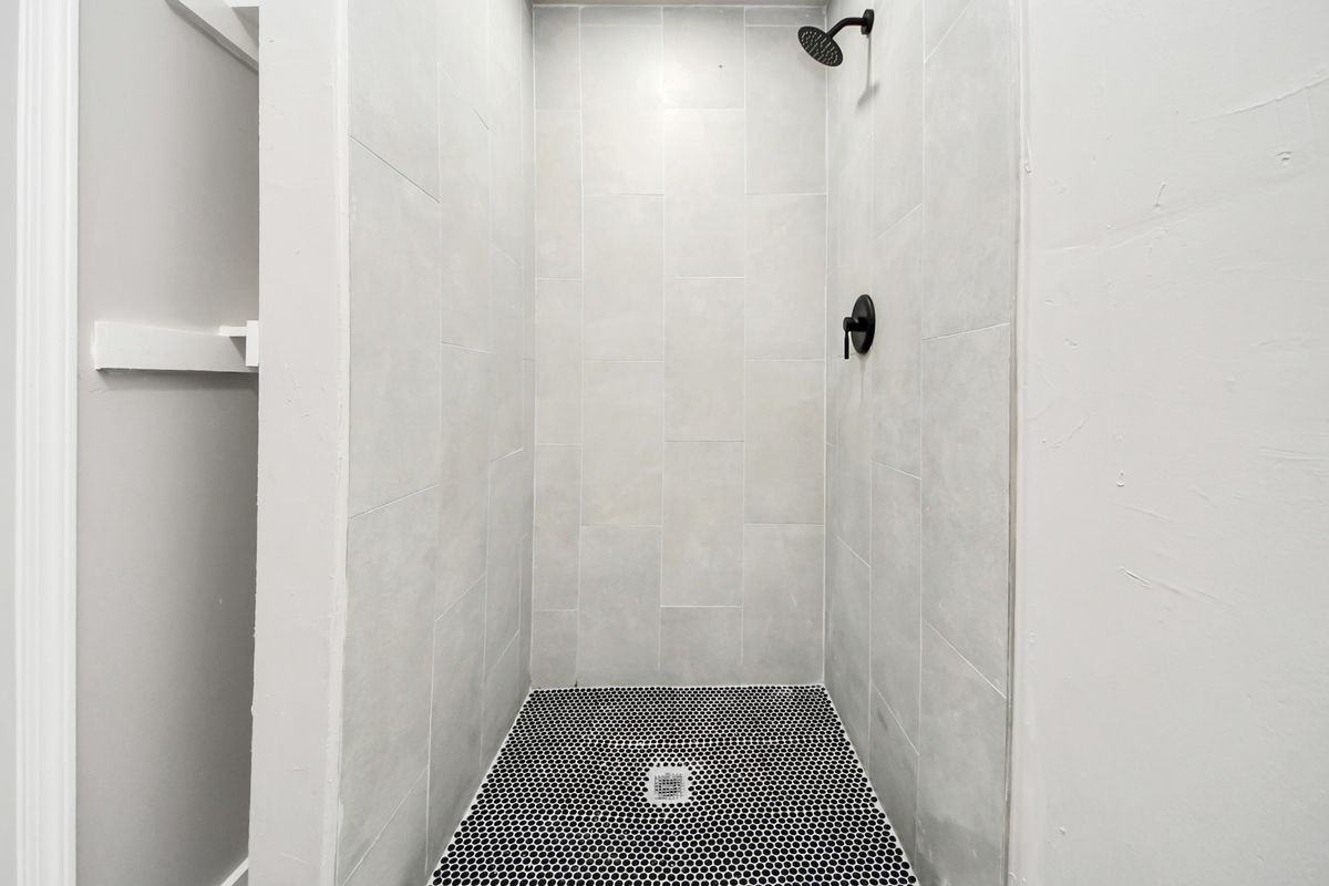 2112 Dewberry Ln - Photo 7 of 19