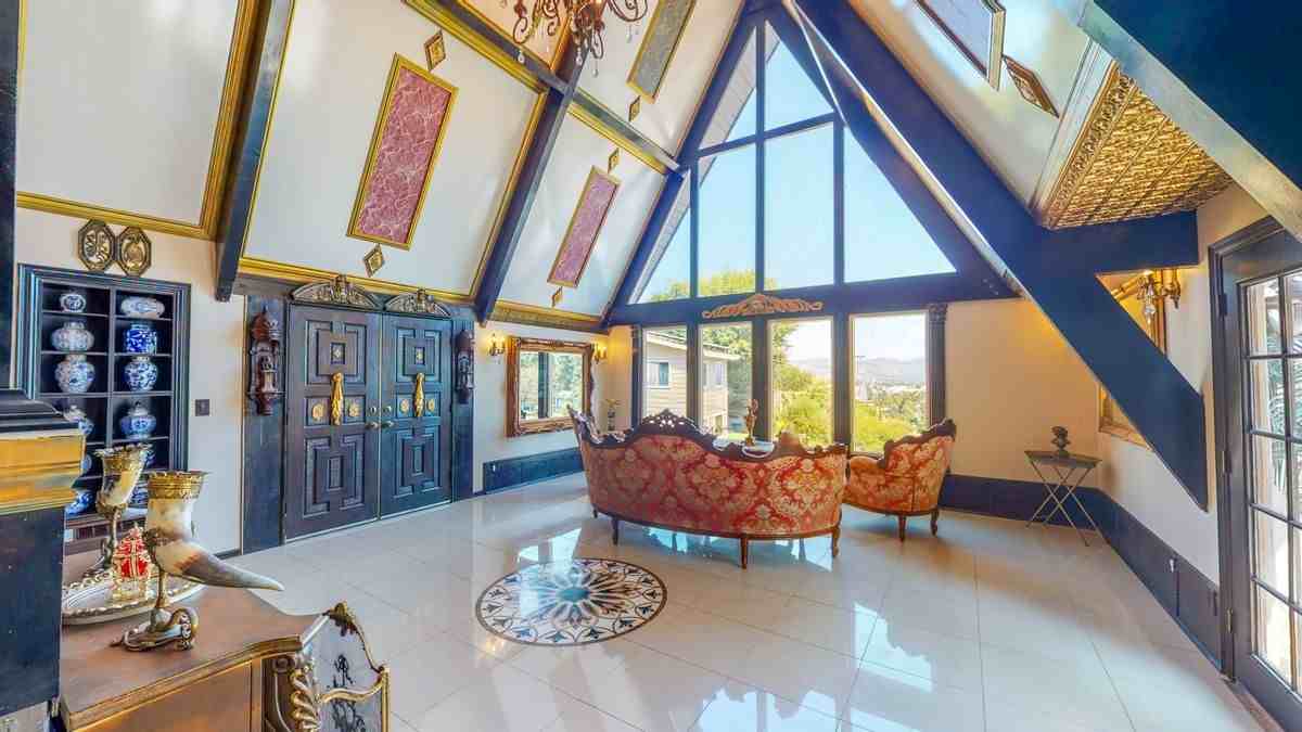 1620 Cliffdale Rd - Photo 3 of 15