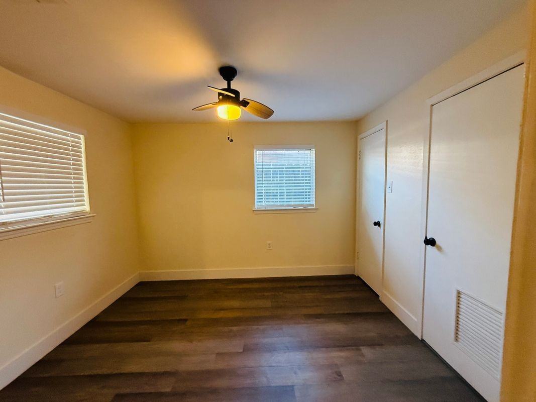 207 N Woodlawn Ave - Photo 6 of 11