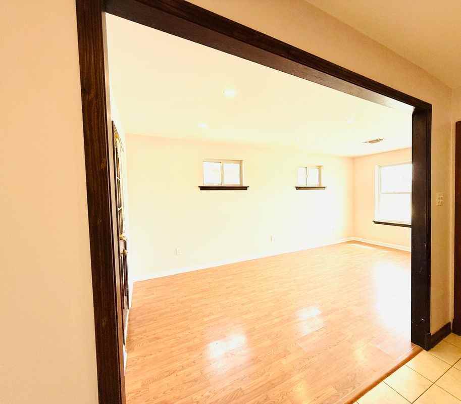 1104 N Bengal Rd - Photo 6 of 17