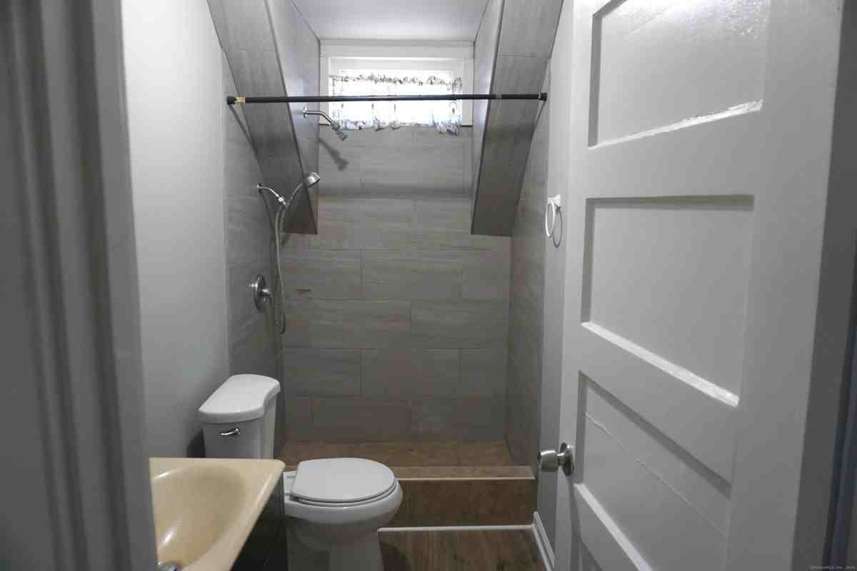 3371 Main St - Photo 3 of 8