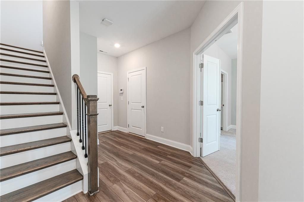 5051 Pinckney Ln - Photo 4 of 50