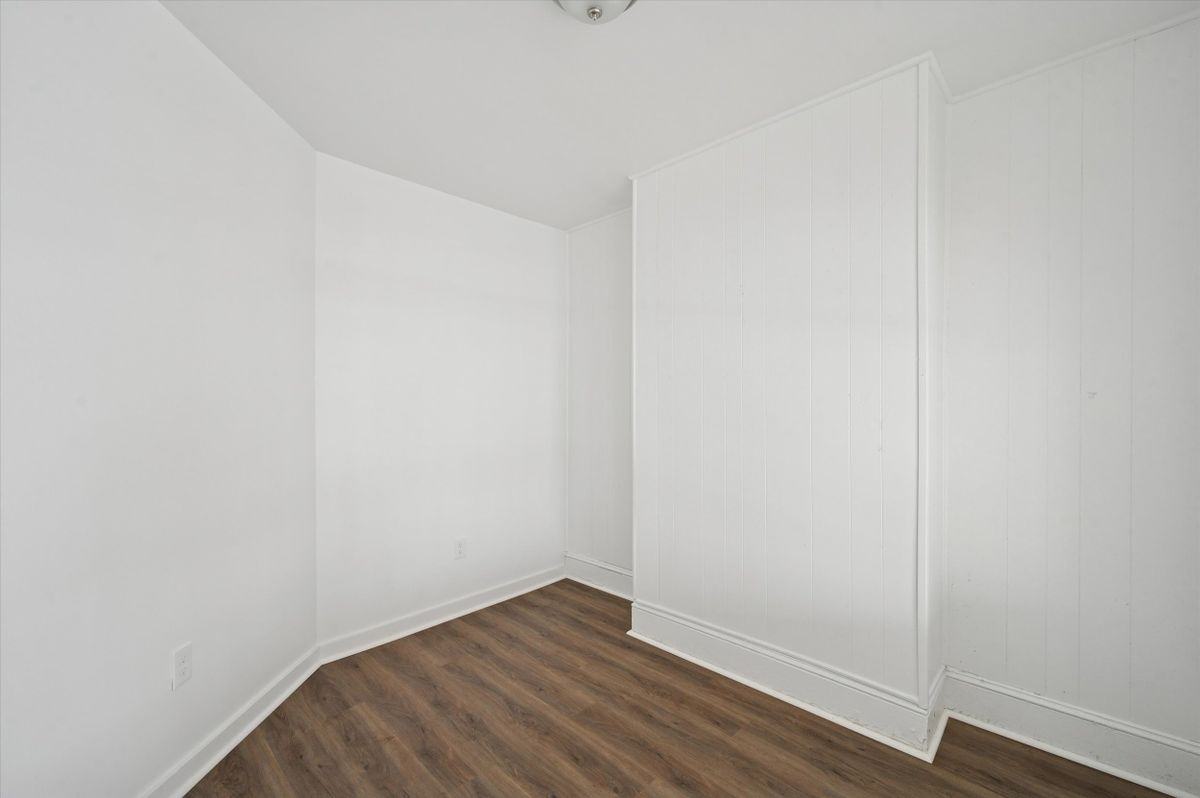 1124 W 9th St - Photo 6 of 15